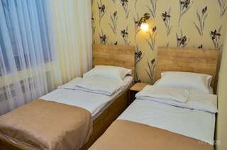 Отель ASOUR HOTEL Горис Просторный двухместный номер с 2 отдельными кроватями-11